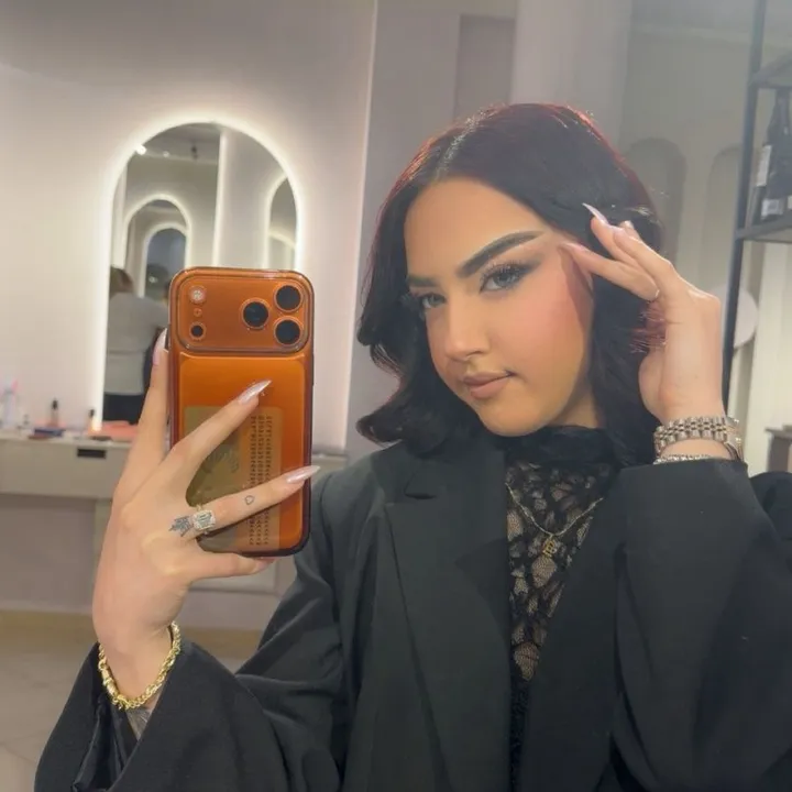 mikela_20