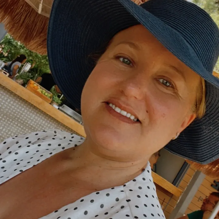 frau_riss