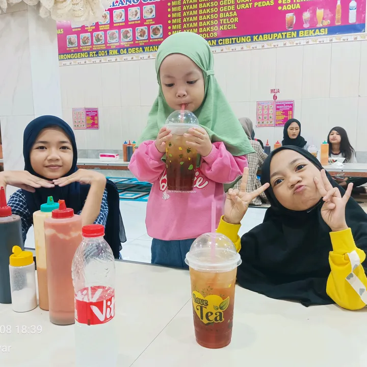 @khaliqa.iyar