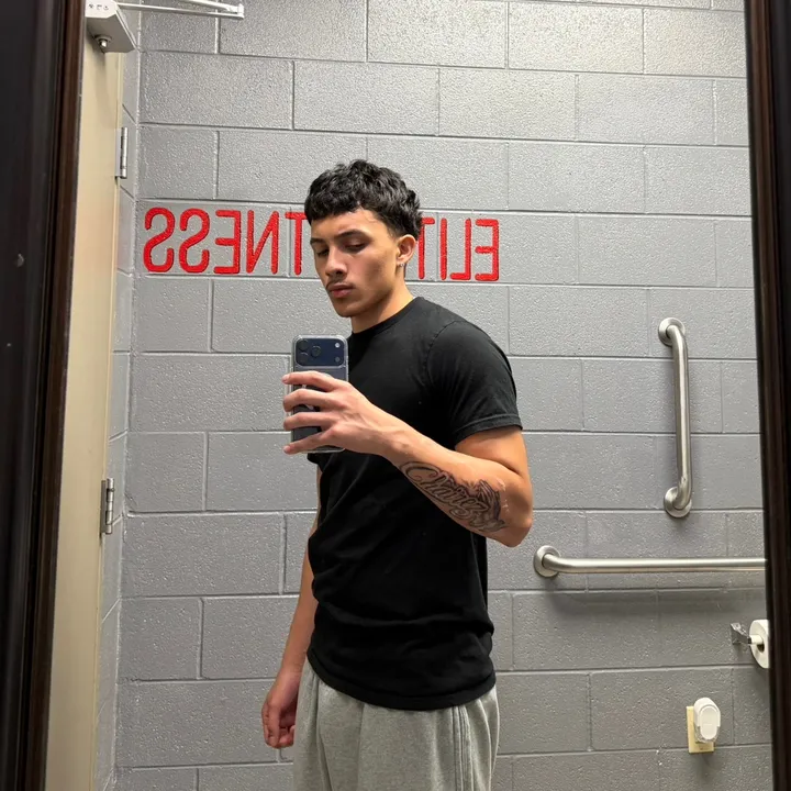 @adriel_301