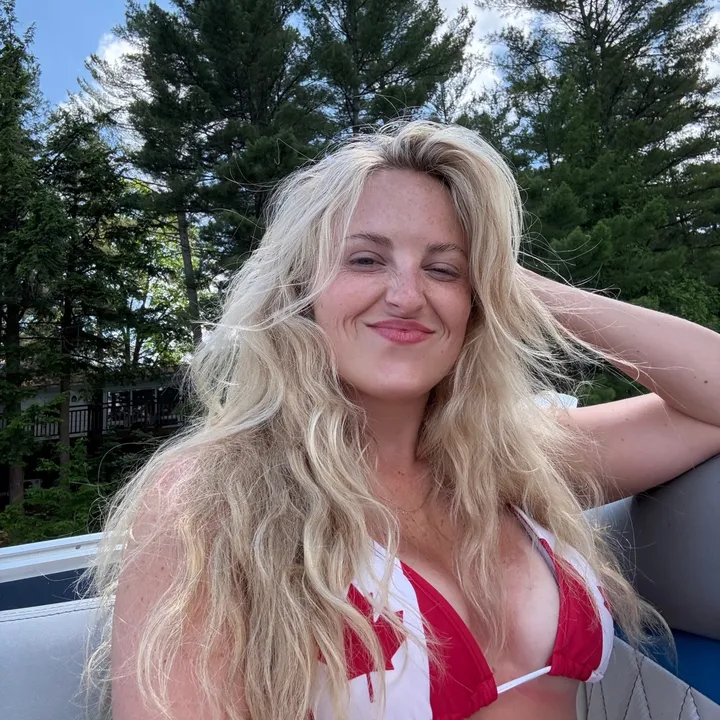 @dumbblondediary
