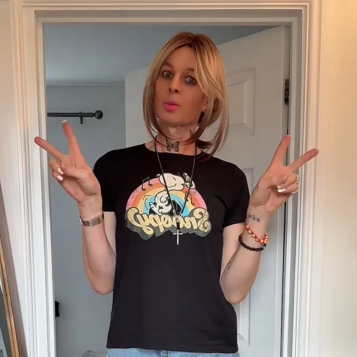 nikipeacetranswoman..xx