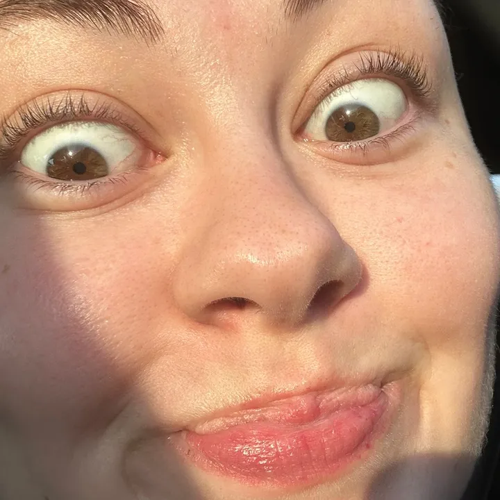 @itscaytee