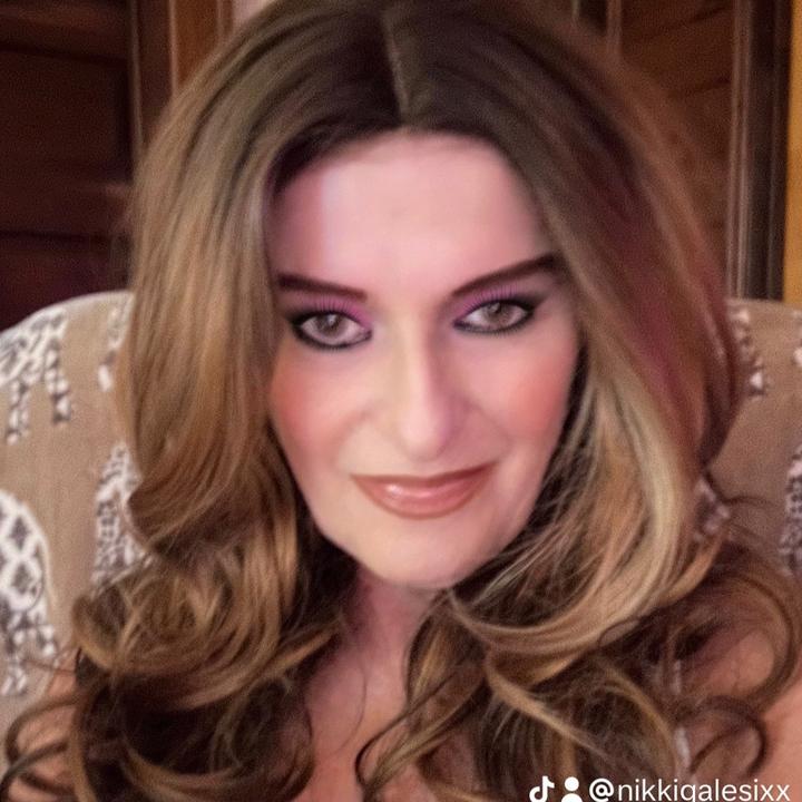 @nikkigalesixx