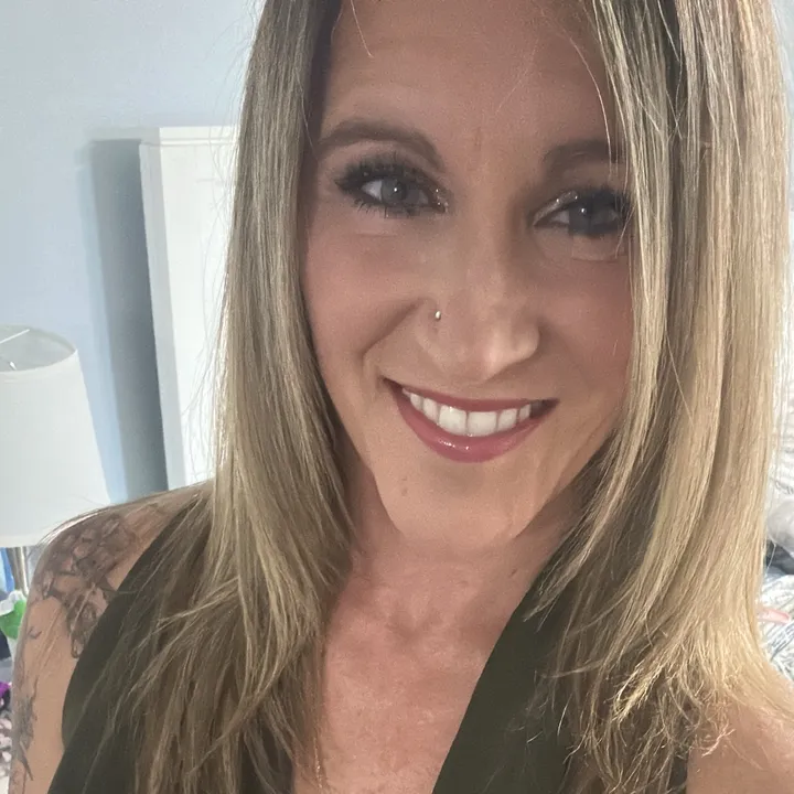 @kellykalisz1