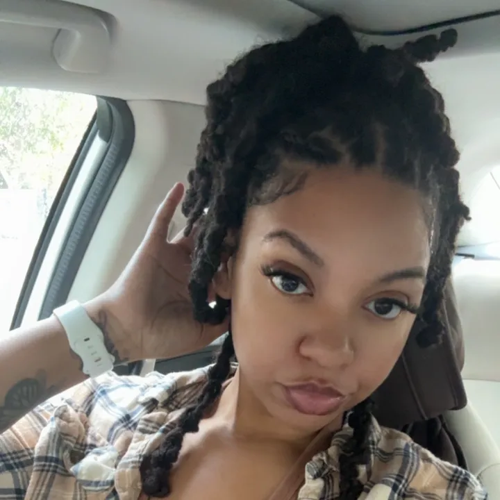 @theleowithlocs