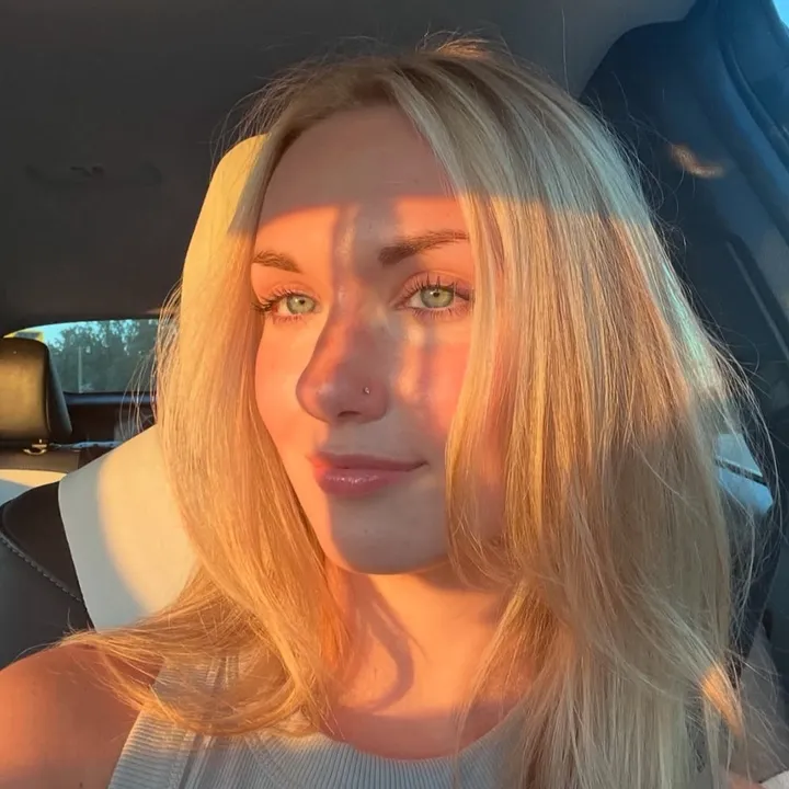 @hannahlybrand