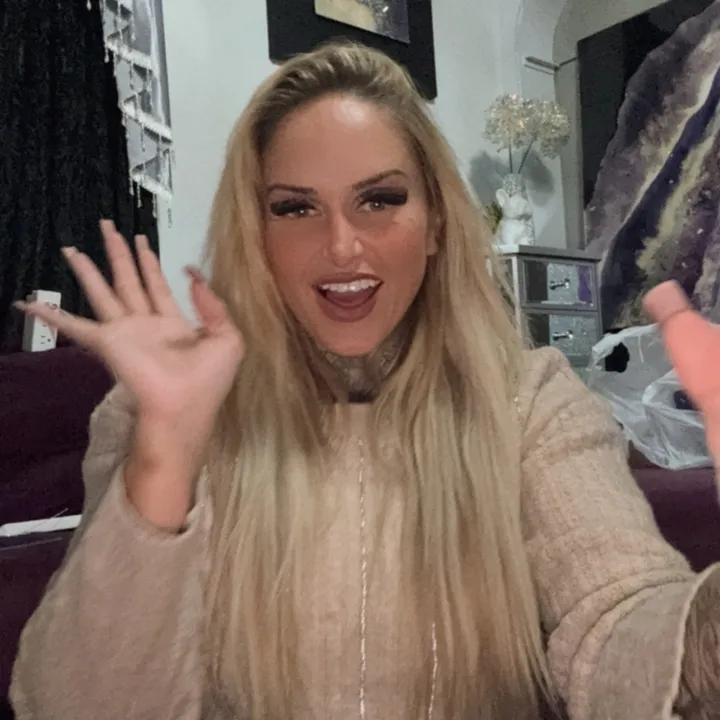 @stephanielove.official