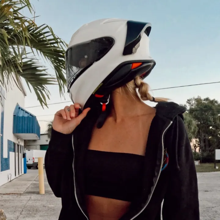 @girlmeetsgas