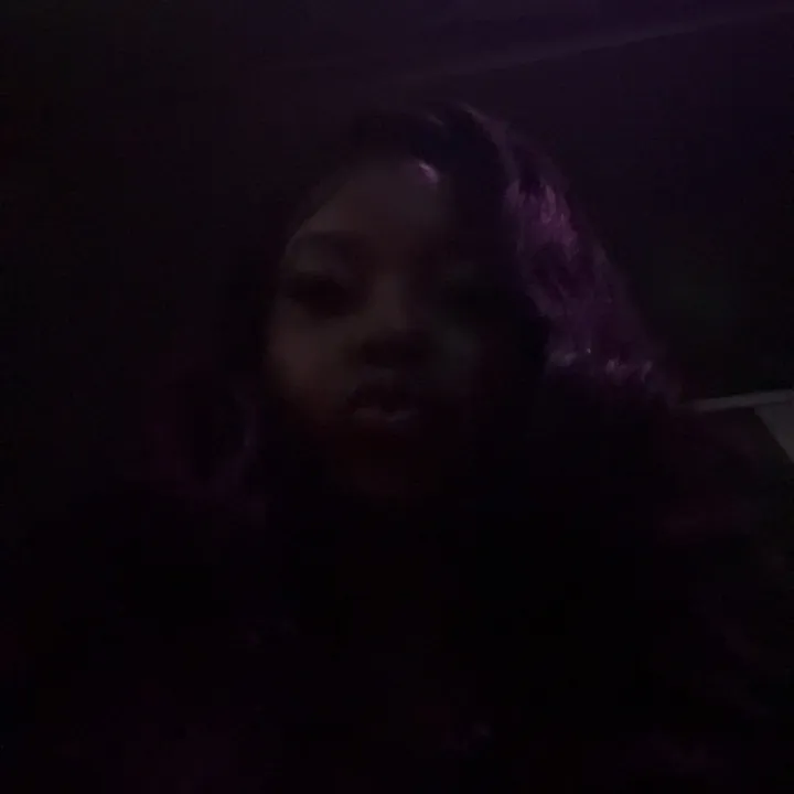 @_eleora