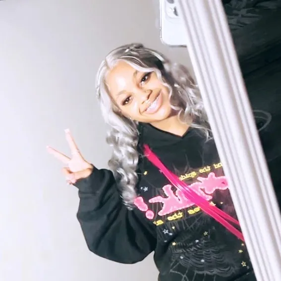 @theerealyahnaak