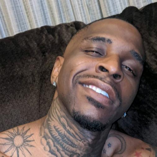Demetrius Wade Entertainment. - suara asli