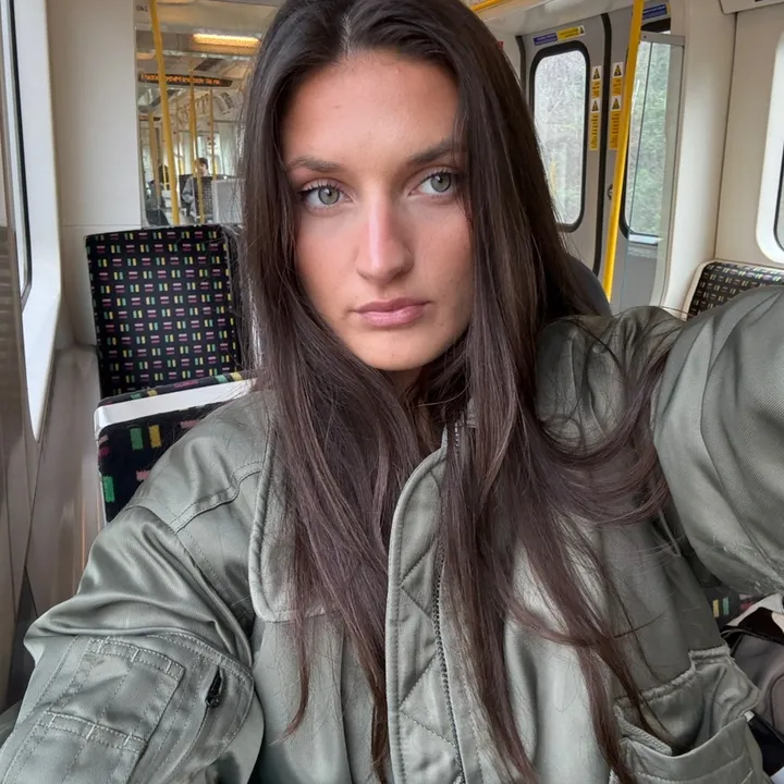 @larabkate