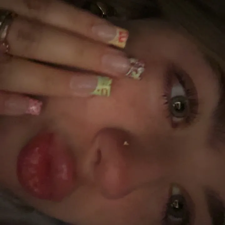 @ariellegloss.co