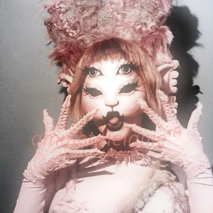 amuletmelanie