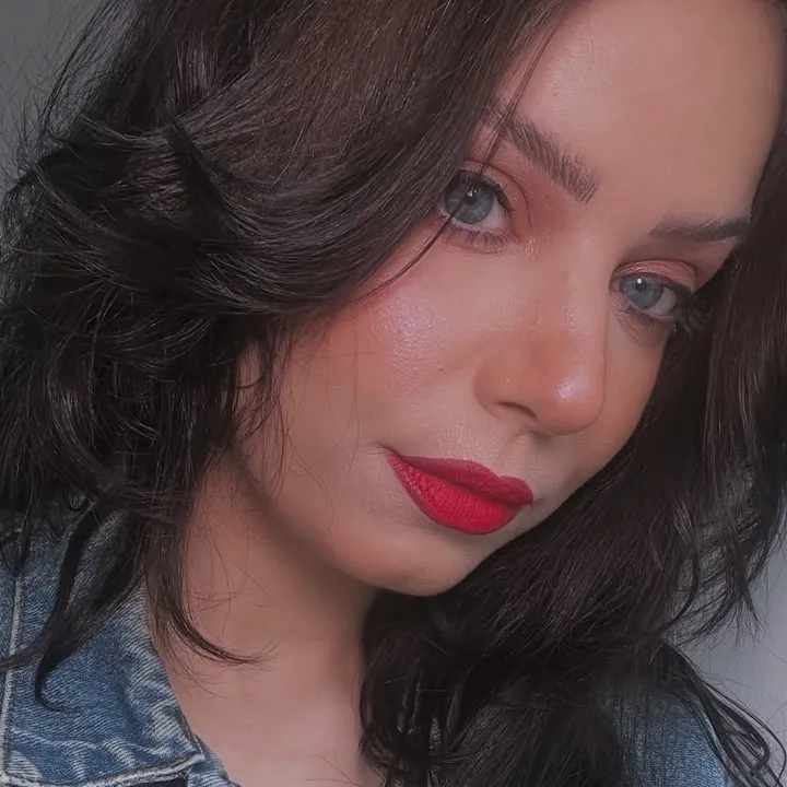 levinia_jayne