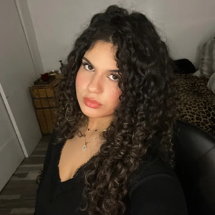 @realtalkwithamira