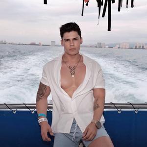 Nayo Granado - @nayogee TikTok Analytics Profile, videos & hashtags