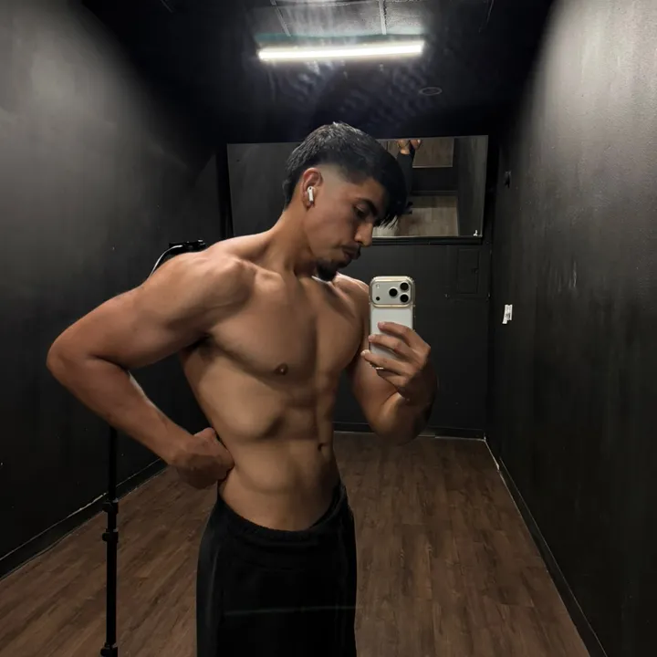 sheloves21_