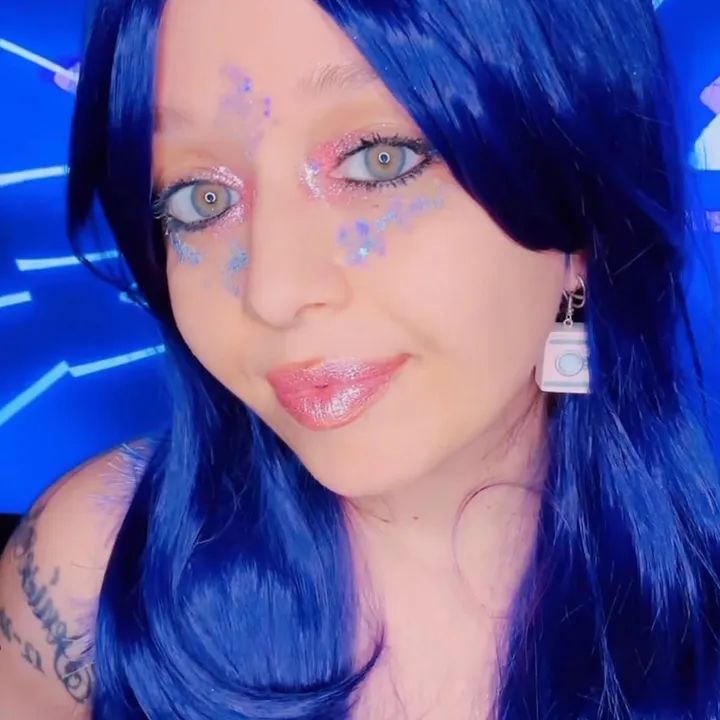 @leahtroid