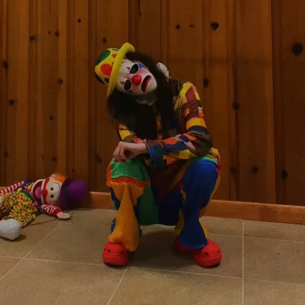 that.clown.lady