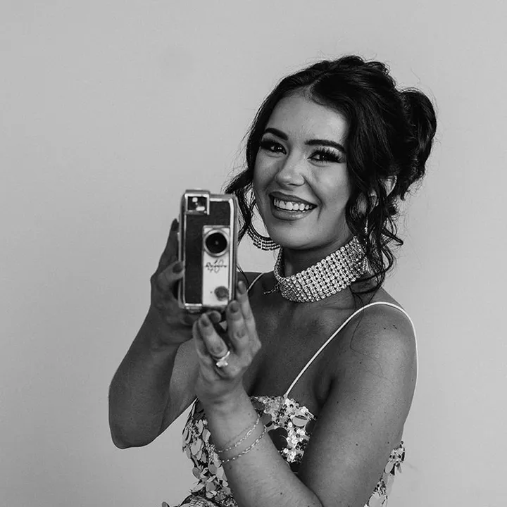 @the_punchy__brunette