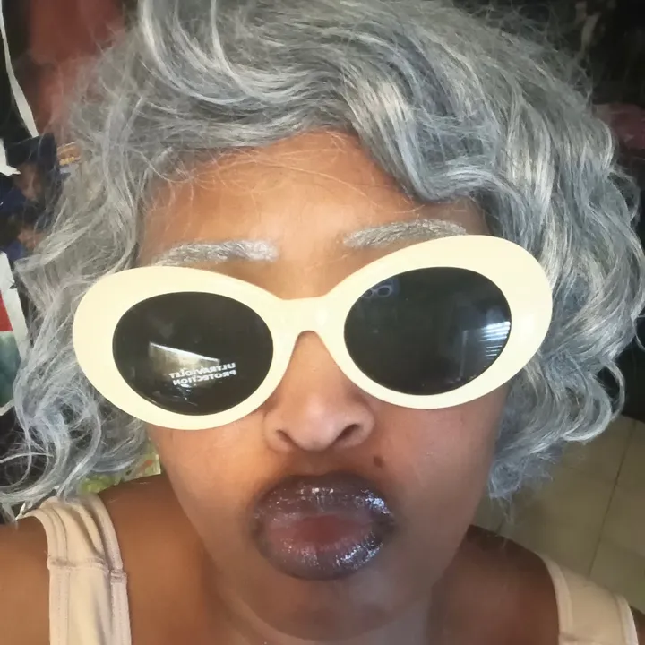 grannyweakknees