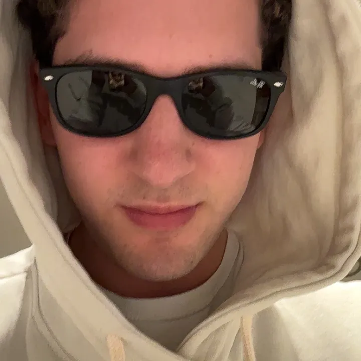 @ricciontwitch
