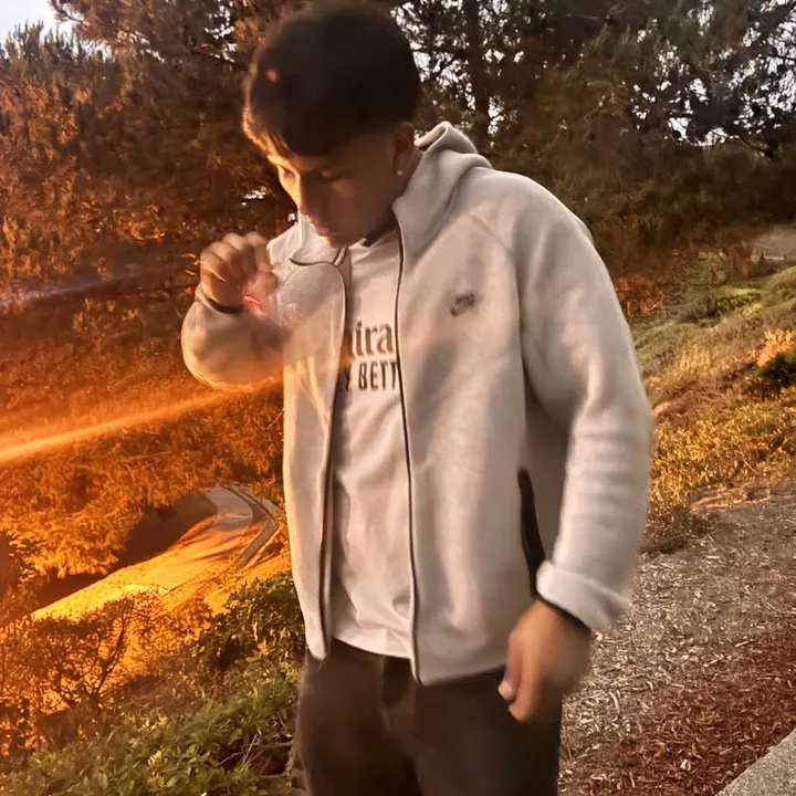 @jz77._