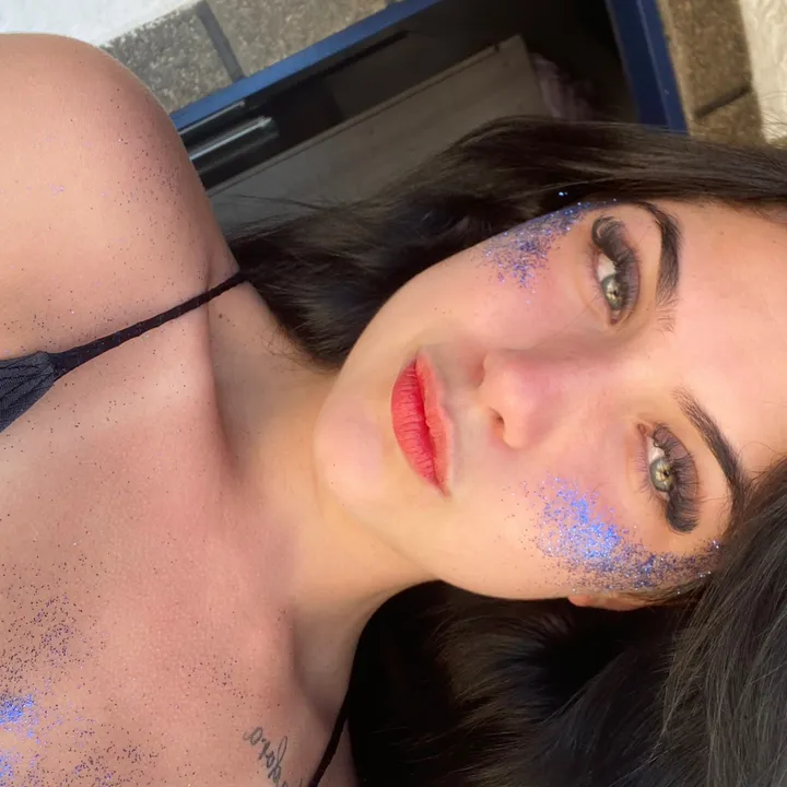 @bella_freitaass