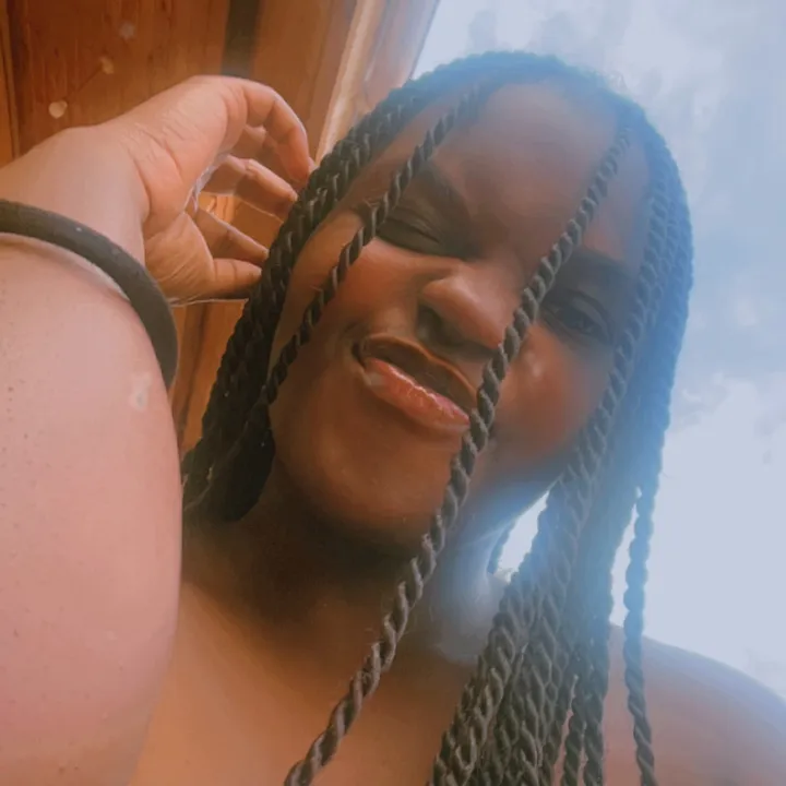 @genny_tanisha
