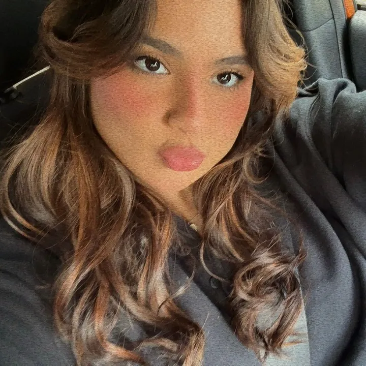 @lauravvalentina