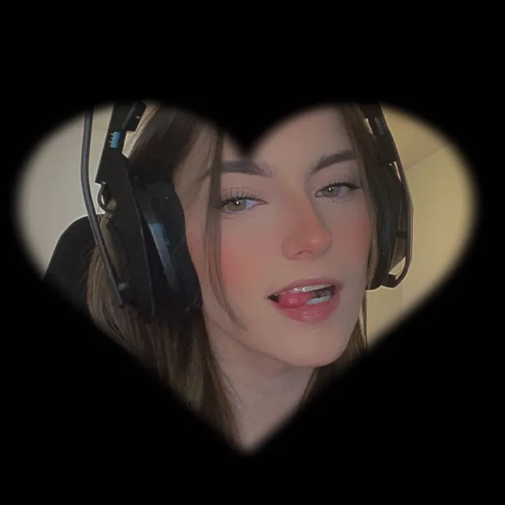 @kelseydecker