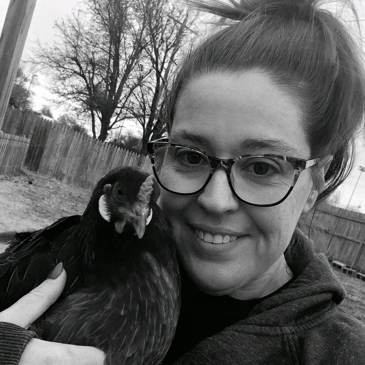 @cluckingqueen