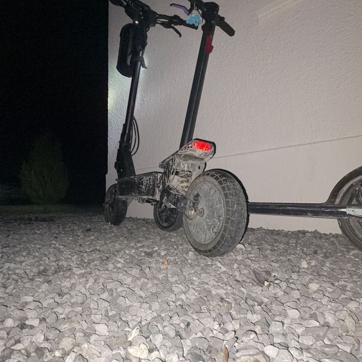 🛴🖕🏼🖕🏼🛴 - original sound