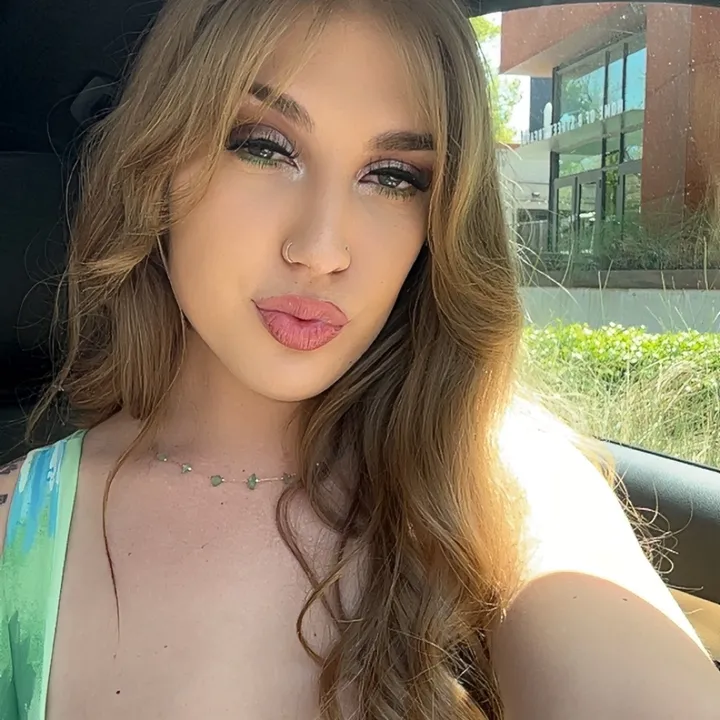 ath3na_isabella