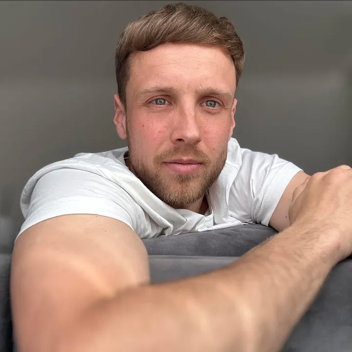 alex.swales