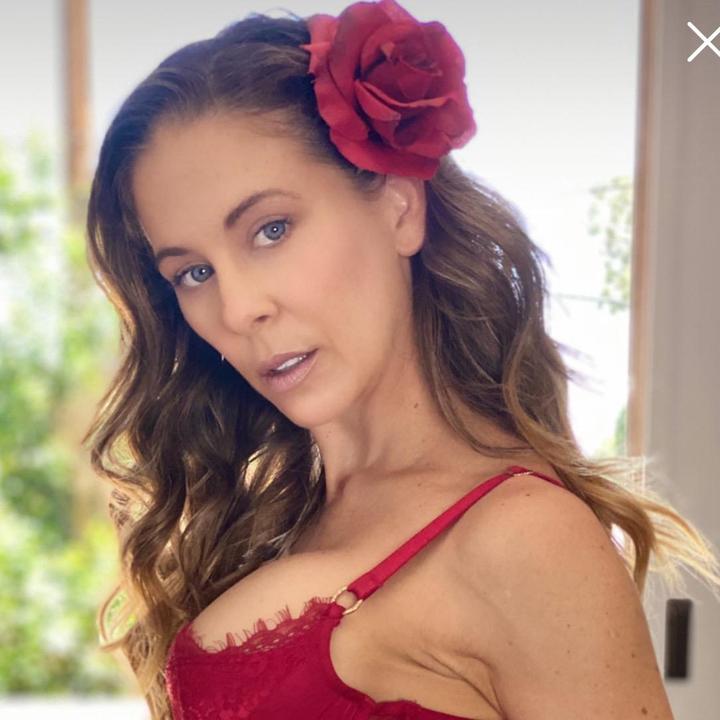Cherie DeVille - suara asli