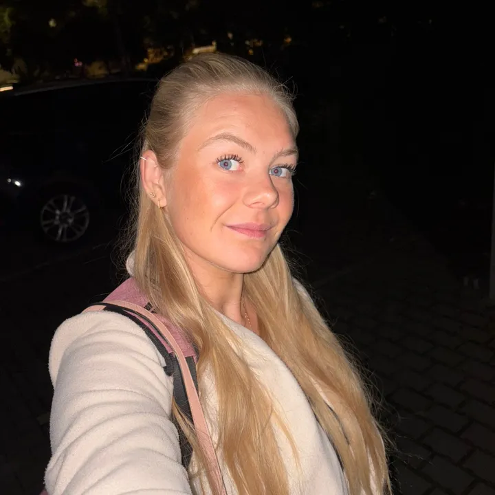 @diesdasananas15