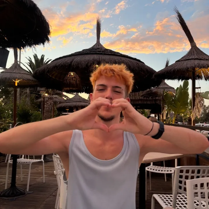 @axomirt