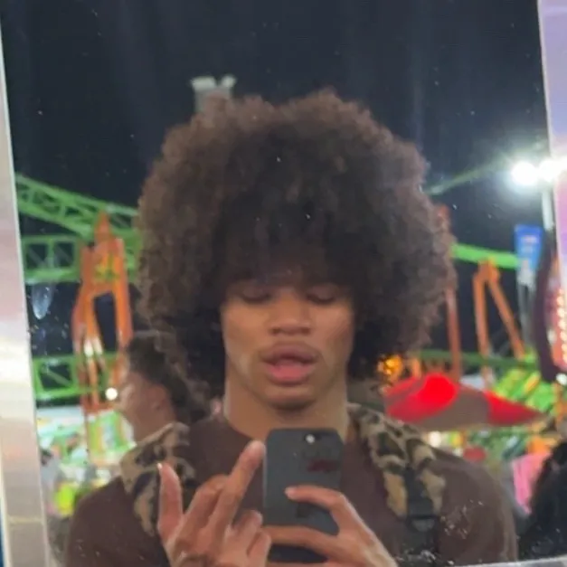 @aaronxbrownn