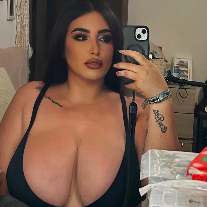 alessia.barbarossa (@alessia.barbarossa) - Urlebird