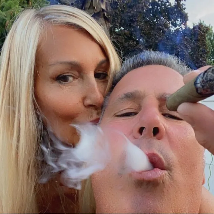 @cigarsmokinhubby