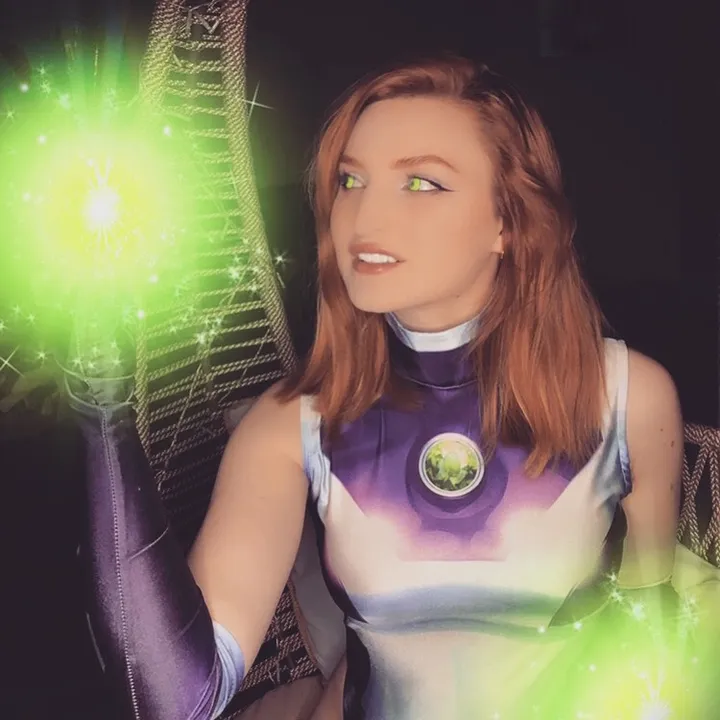 @hellohoneycosplay