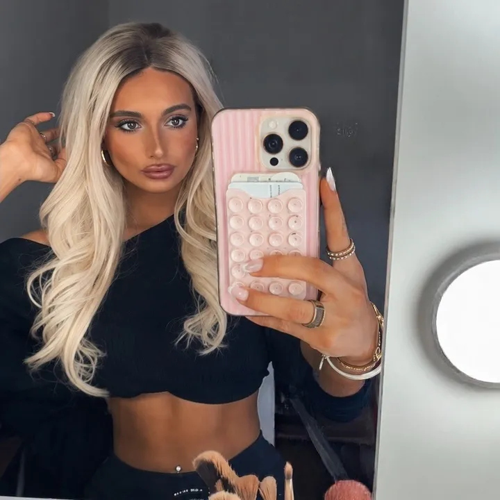 lilybethcoury_