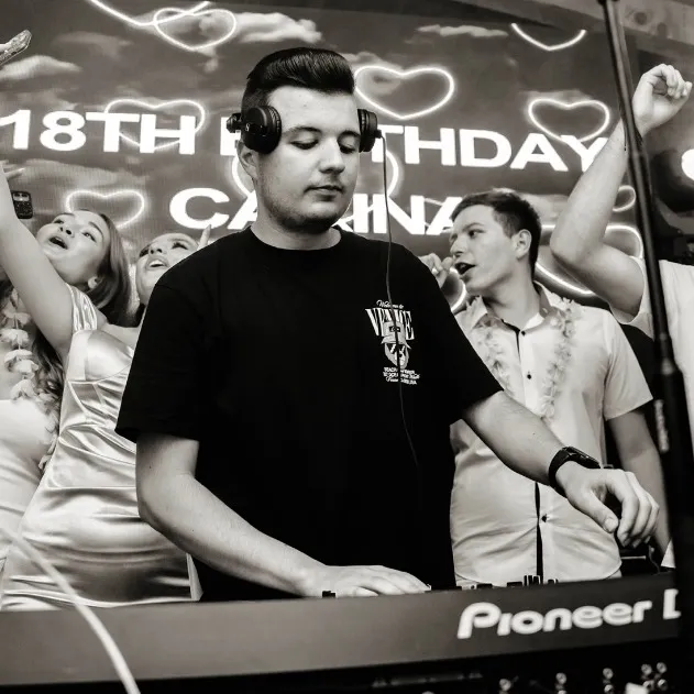 dj_alex704