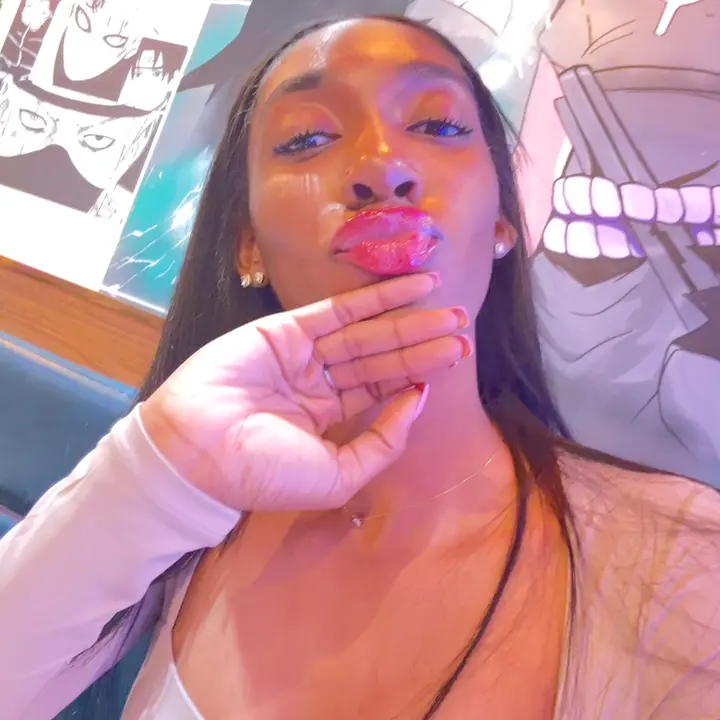 jada - FRIDAY scene