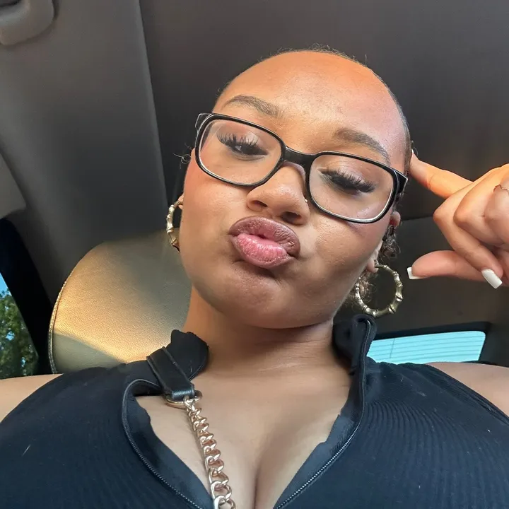 @lightskinbabiee