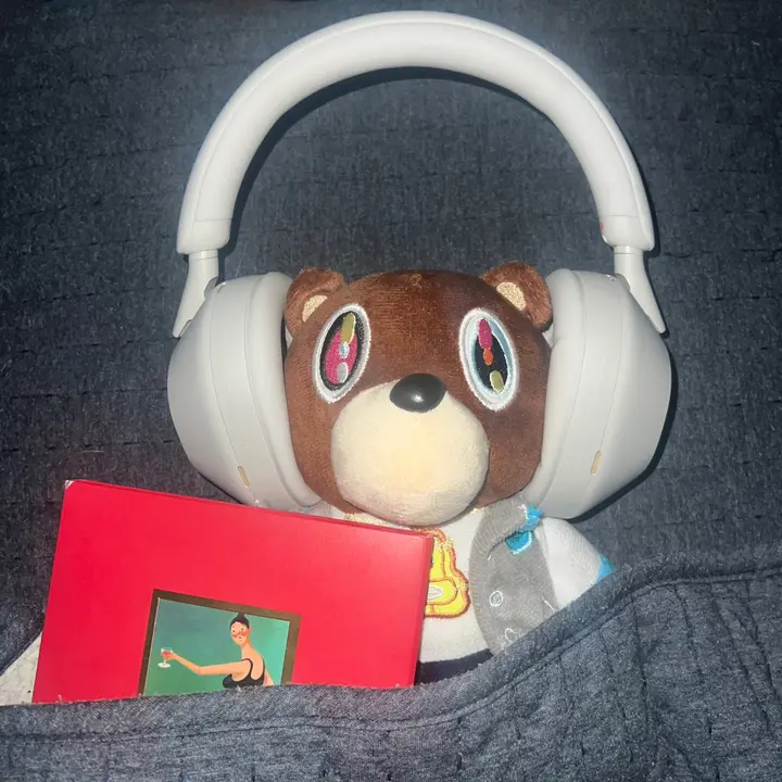Yeezus - NEVERSEEMEAGAIN