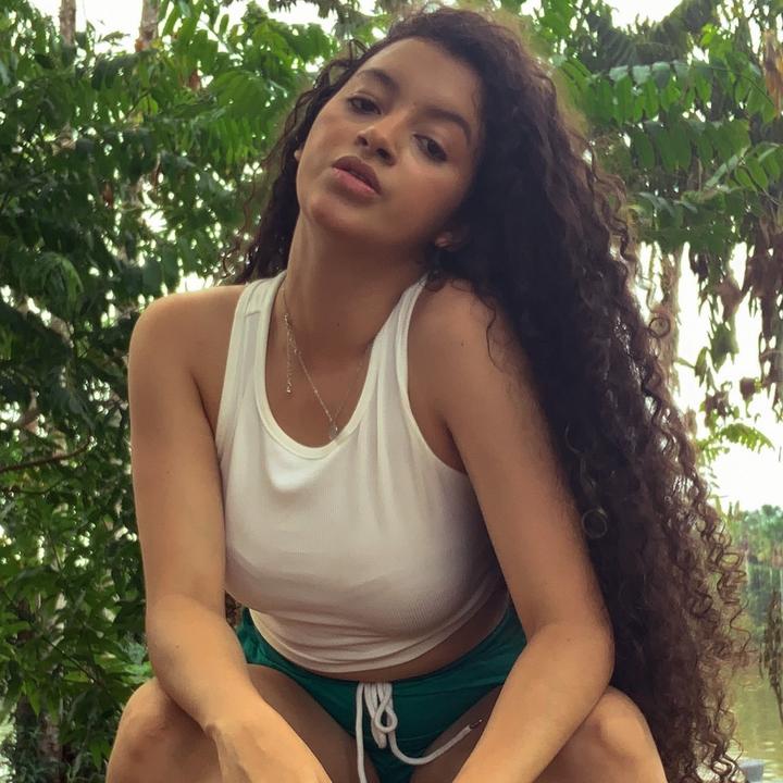 @anakarinamooraes